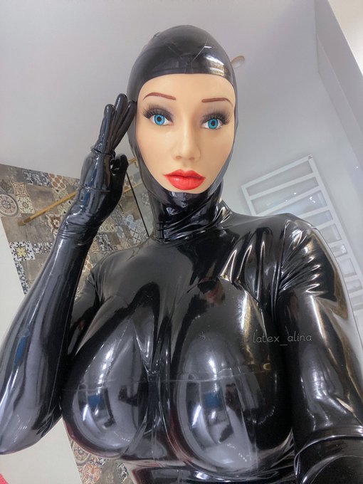 would you let me enclose you the same way I enclose myself? 🖤 https://t.co/4wu32PBIA2 https://t.co/G