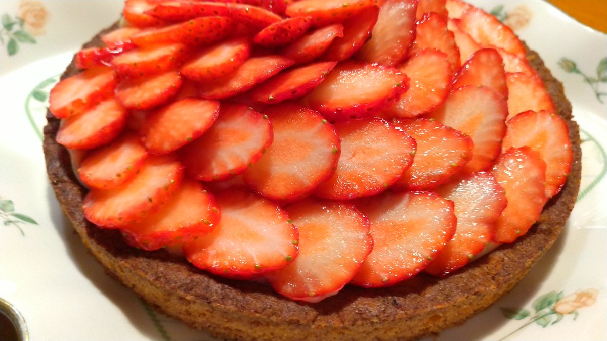 beyan88's tweet image. ょっめがタルト作ってくれた～😁㊗️🎂
#LEVEL47