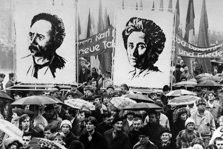 agars_son's tweet photo. Socialdemocràcia i capitalisme; dues cares d'una mateixa moneda.
No oblidem. #15gener https://t.co/ZQHUiO7SDT