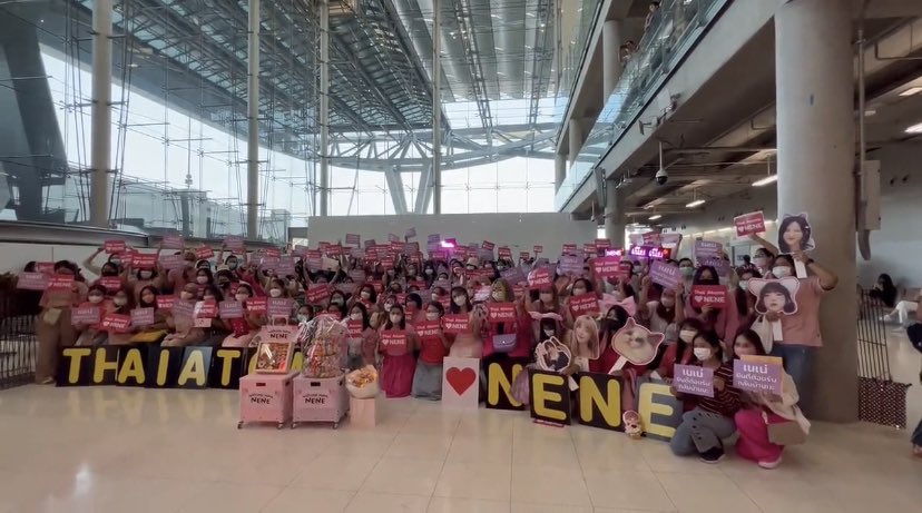✦ 𐐪 ᴍʟɪɴ 𐑂 ✦ (@z_meilinlin) on Twitter photo อะตอม 50 คนจร้าา 🔥
อันนี้สามารถแยกร่างได้เฉยๆ🥹😆😆
<a href="/nnenevader/">ลิตเติ้ลปาตูตี๊</a>
Nene Welcome Back Home #เนเน่
#1055วันเมืองไทยมีเนเน่แล้ว อะตอม 50 คนจร้าา 🔥
อันนี้สามารถแยกร่างได้เฉยๆ🥹😆😆
<a href="/nnenevader/">ลิตเติ้ลปาตูตี๊</a>
Nene Welcome Back Home #เนเน่
#1055วันเมืองไทยมีเนเน่แล้ว