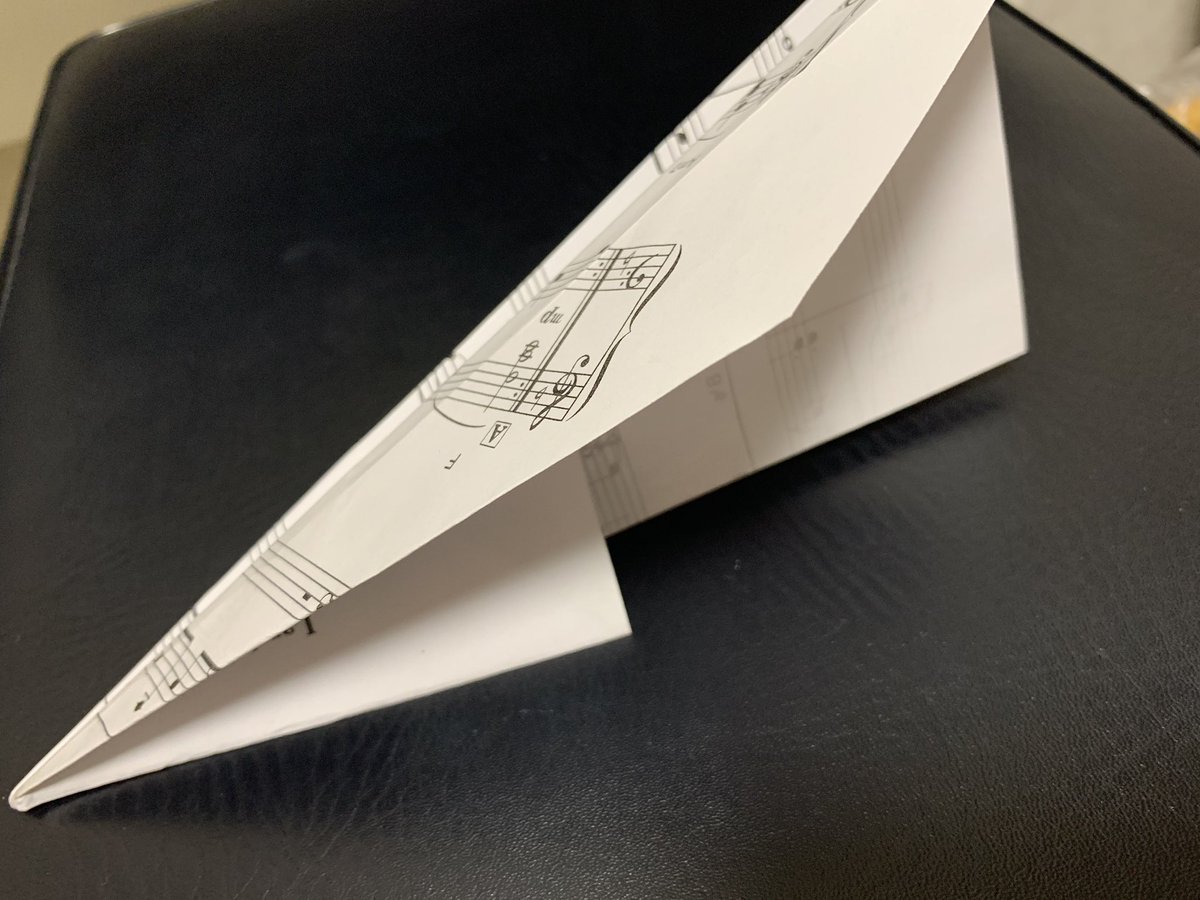 naomi_little703's tweet photo. ちょっと体調不良気味だけど耳コピ途中、紙飛行機🛩も真似て作って飛ばしたら!!!!
何とめちゃ飛ぶやん♫
コレは明日子供達とやってみるっきゃないと決めたら、ワクワクしてきたbitt
#lapioggia 意味は☔️今日のお天気みたいに優しい☔️
https://t.co/muHurVhmYp https://t.co/cZPu8gRPi6