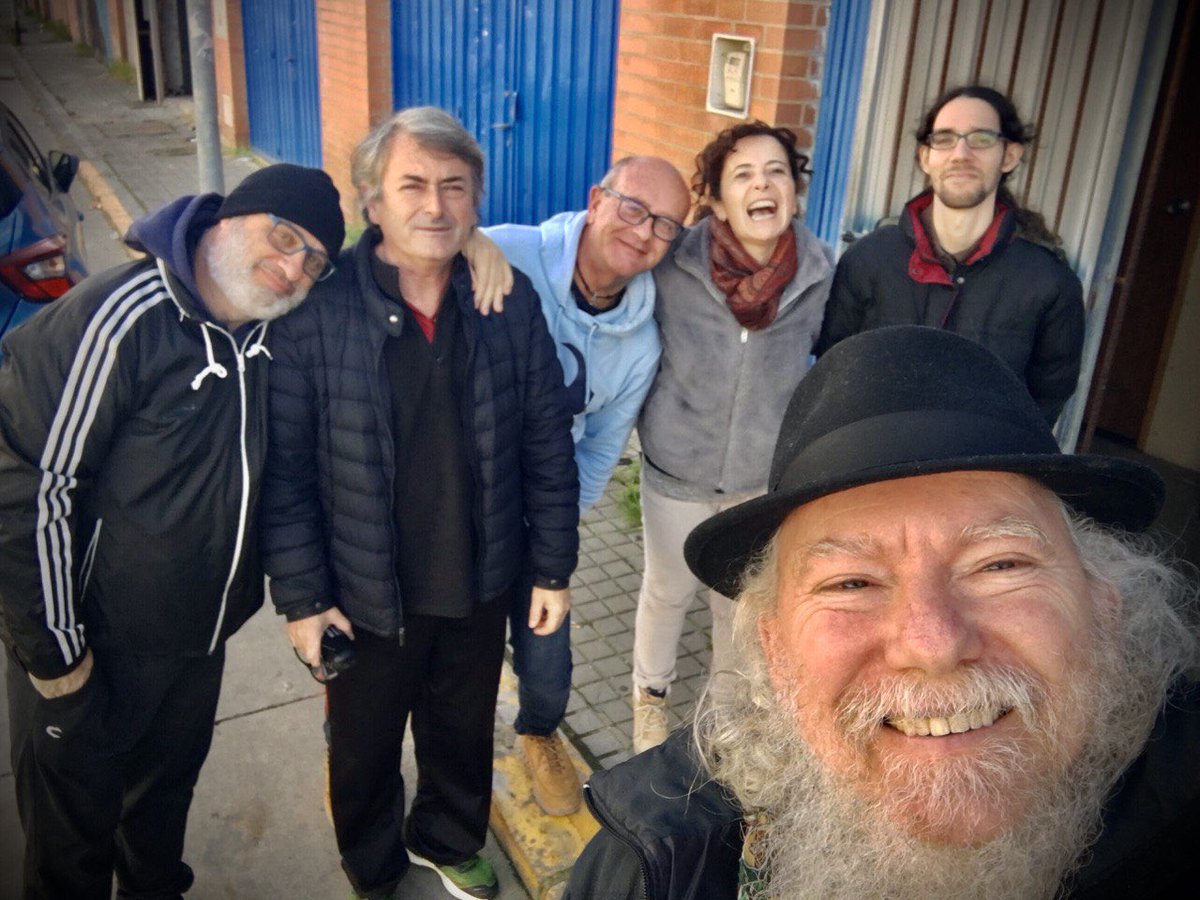 ⏰ Estos tipos tan ratos vuelen a la andadas.
Ensayo el #domingo a las 9️⃣ de la mañana 🎶 
Ni un ☕️‼️