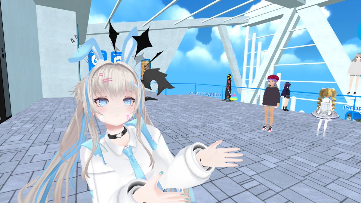 tokiwailm's tweet photo. 時間があったのでVRで #Clustar 入ってました。
雰囲気と作風に違いはありますが見覚えのあるものやBGMも? https://t.co/QFVSwHJCHb