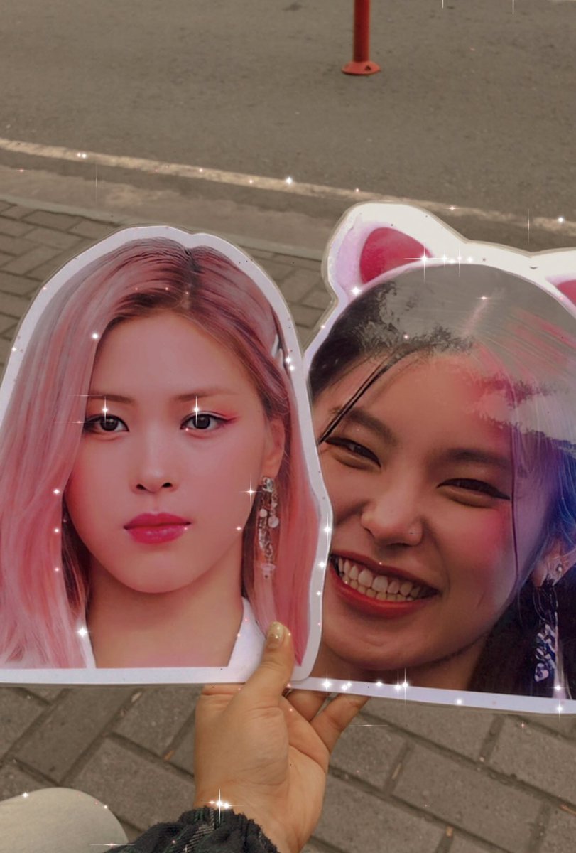 luvfairyfairies's tweet photo. ryeji 🫶🏼

#ITZYinManila #ITZY_WORLD_TOUR #ITZY_CHECKMATE #ITZY_CHECKMATE_MANILA #CheckmateInMNL  #ITZY #MIDZY https://t.co/gJXVJPaytQ