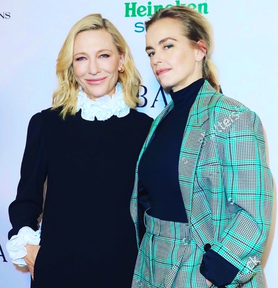 MARICAVICCHIOLO's tweet image. Events events
Friday the13th at the #UniversalPictures and #FocusFeatures Party
Saturday 14Cate awarded as best actress at the annual banquet of the #LFCA
Participation with #NinaHoss at the #BAFTA Award Tea Party.The award ceremony will take place on 19 February #cateblanchett