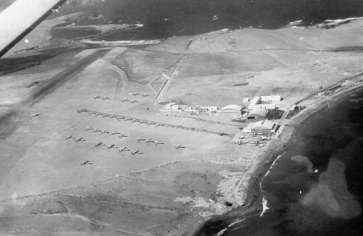 icamposmendez's tweet photo. En abril de 1930 se inauguraba el aeropuerto de Gran Canaria en la Bahía de Gando, después de ser protagonista de los inicios de la aviación en Canarias. Mañana contaremos esta historia con @JonasOliva en @SER_LasPalmas. https://t.co/tewOsFCz3z