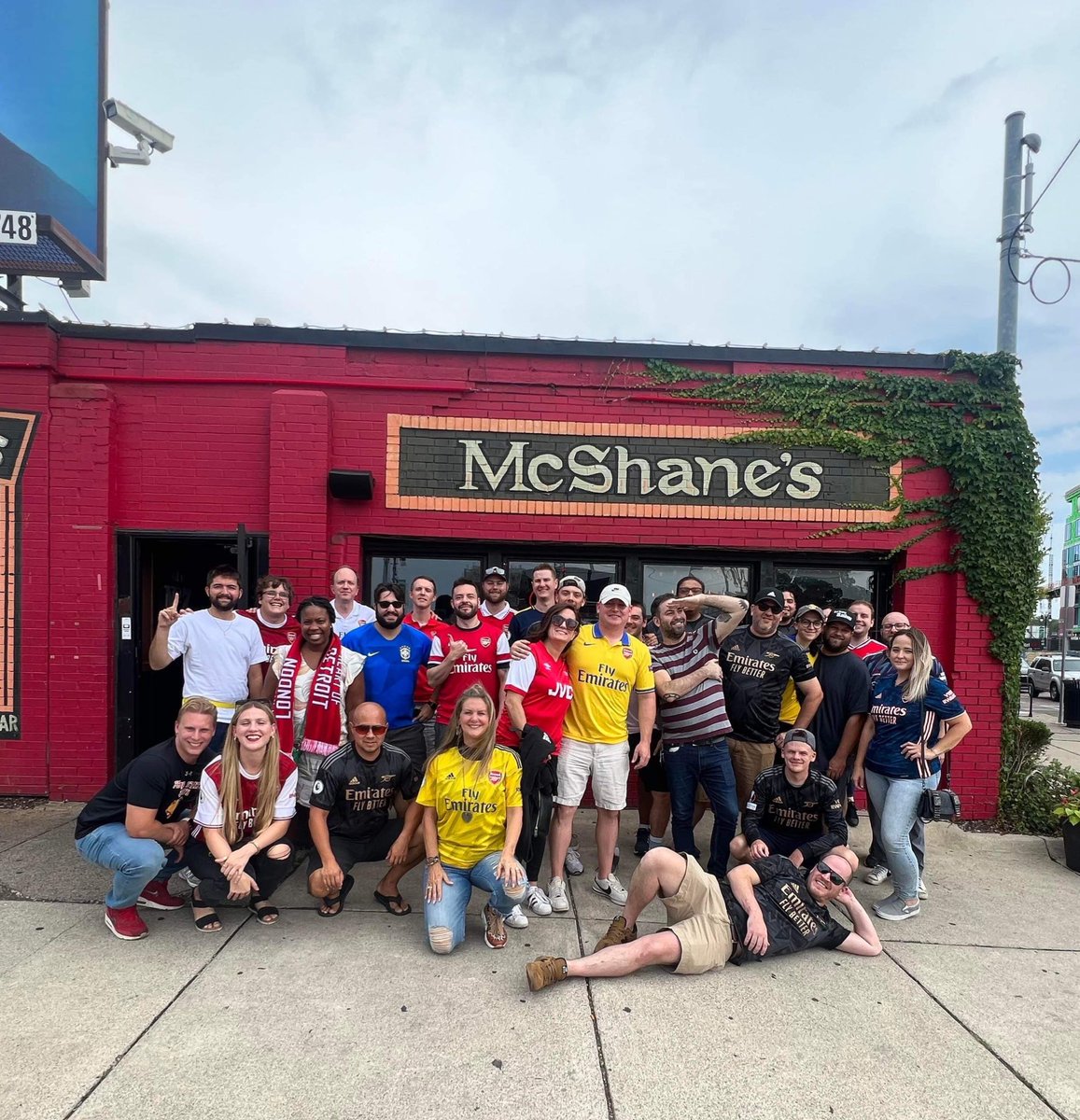 ArsenalDetroit's tweet image. Join us at McShanes for the North London Derby at 1130! #COYG

(Recommend getting there early!)