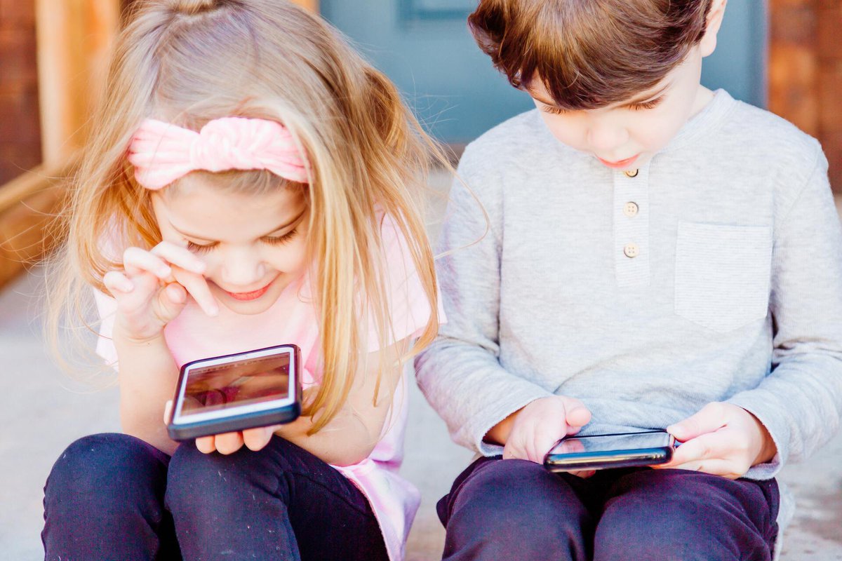 RTL Today: Your Voice: Was it really easier for our parents?
Charlotte de Vreeze-Nauta questions whether parenting has become harder in the internet age.  today.rtl.lu/your-luxembour…