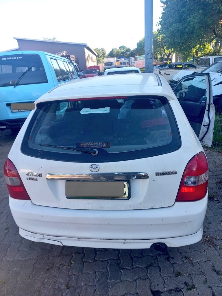 JoburgMPD's tweet photo. Please ensure that your vehicle is roadworthy before operating on a public road.

8x vehicles impounded for numberplate investigation by #JMPD #RegionG operations officers in Lenasia &amp; the surrounding areas. 

Compliance is not negotiable!!!!
 #JoburgRoadSafety https://t.co/zcWt0qa94C