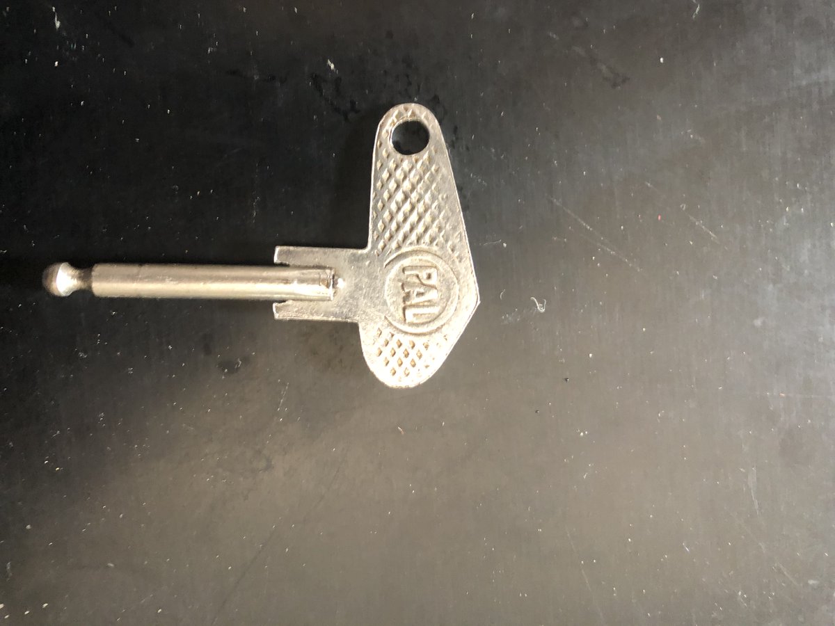 dreamwheelsin's tweet photo. Yezdi motorcycle - needle key set available. contact for price. 

#yezdi #vintage #parts #spares #motorcycle https://t.co/QgSkwGlh7Z