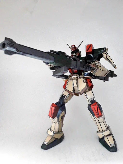 今日は以前作ったバスターガンダムをリペイントしてました。MGではなくテレビ放映時の1/100キットです。写真撮ってみると細かいアラが見つかるのでもう少し細かいところの直しをしていきたいと思います。 