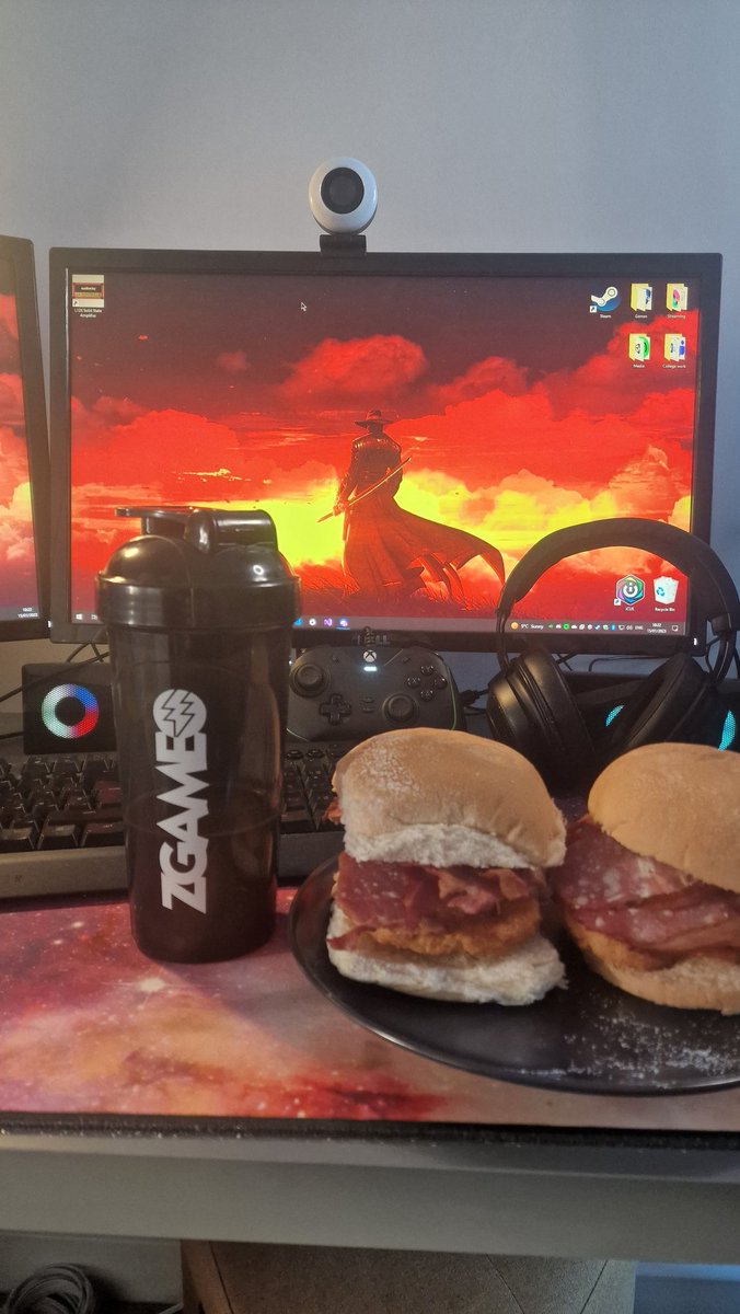Breakfast of Champions.

What's your morning scran of choice?

#growingboy 
#gamingfuel 
#zgameenergy
#baconrolls