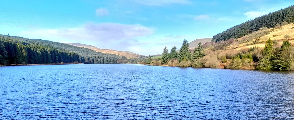 GANDJOEY's tweet image. After the wind and rain of the first half of January, it's nice to see some sunshine. Loop of Cantref and Beacons Reservoirs, a dusting of sleet on the north facing slopes heading towards Penyfan.
#BeautifulOut