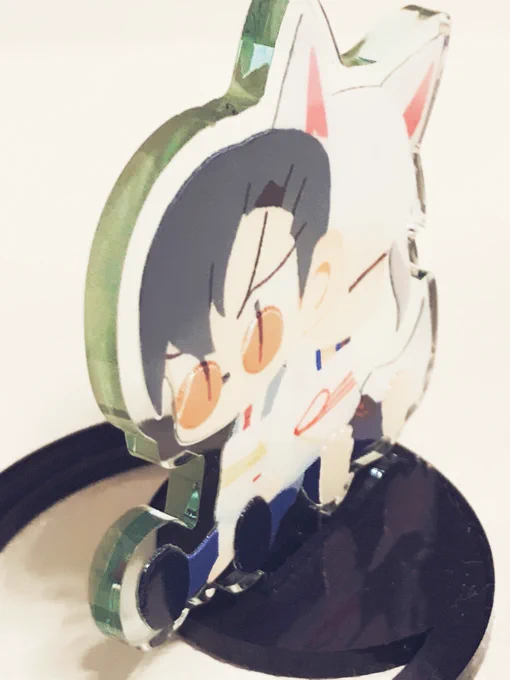 これは友人が描いてくれた世界一可愛い寒月爭明のイラストをわがまま言ってアクスタにさせてもらった姿。 