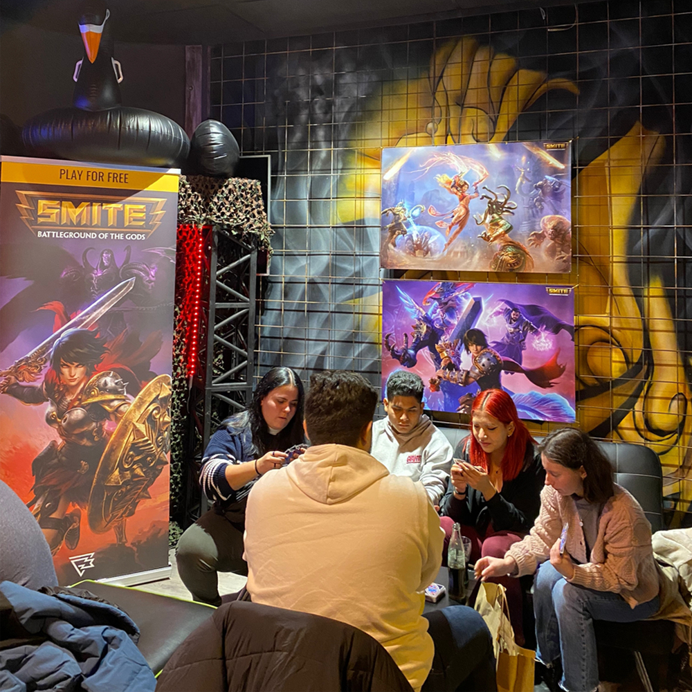 ¡Aquí os dejamos un par de fotos de la fiesta de ayer!

¡No dudéis en volver hoy a nuestras fiestas oficiales de <a href="/MeltdownBCN/">Meltdown Barcelona</a> y <a href="/MeltdownMadrid/">Meltdown Madrid</a>, donde habrán muchas sorpresas para todos! 

Más info: smitegame.com/news/swc-seaso…