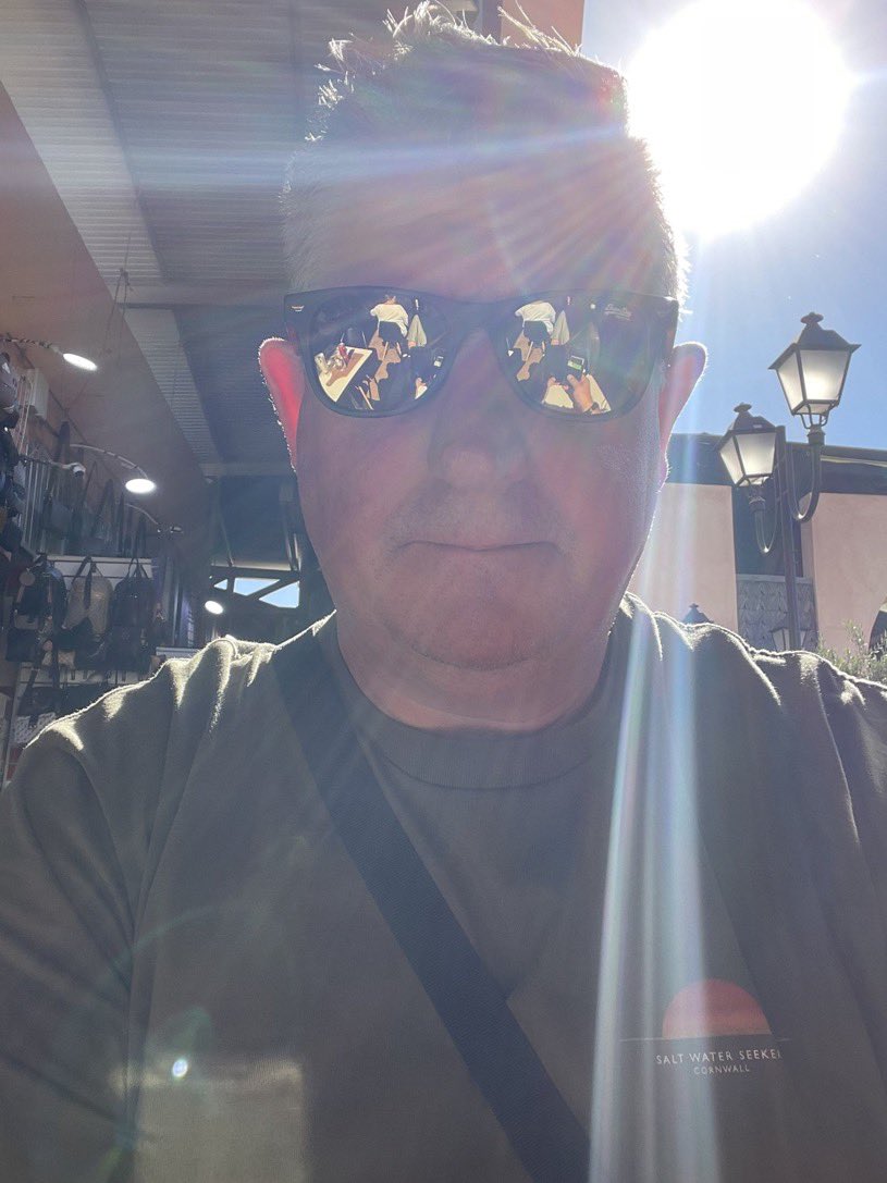 RasPhil9's tweet photo. So I post a pic yesterday at the game. Cold and windy and this so called mate DM’s me with this….. @crux_richard not clever friend especially in your Roy Binns from Chicken Nugget Man. Two pairs for ten euros with a five year guarantee… #VeryGoodVeryNice https://t.co/4MSpJwXp9H
