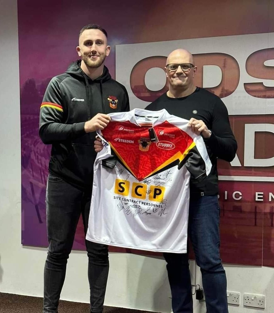 Club Chairman Adam Lincoln welcomes Jordan Baldwinson as our Bulls Player Ambassador as he receives our signed 2023 Bulls shirt. All of us at Birkenshaw would like to welcome Jordan to the Birkenshaw family @jordanbaldy15 @OfficialBullsRL @BullsFoundation