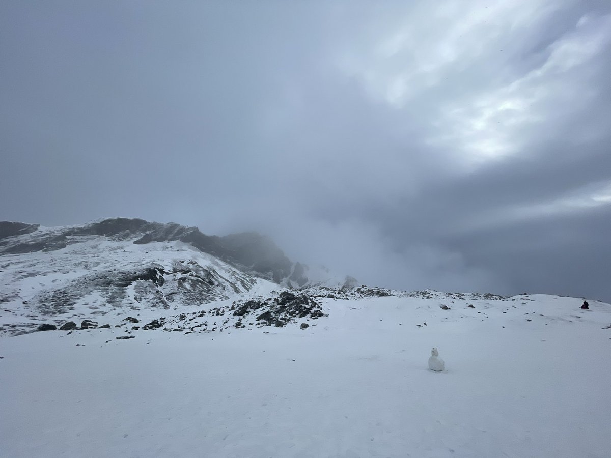 jrambaud's tweet photo. Enganchamos el frente al coche y lo tiramos al sur #meteo #nieve #Portalet #Pirineo #Pyrinees @pic_ossau @Meteo_Pyrenees con @EltiempoenCadiz -3°C https://t.co/7MmY7foRyF