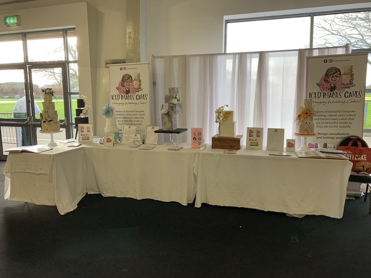 Today we are at The Wedding Experience Detling Showground from 10.30-3.00

Come along and tell me about your wedding cake ideas!

We have cake to taste too!

See you there x