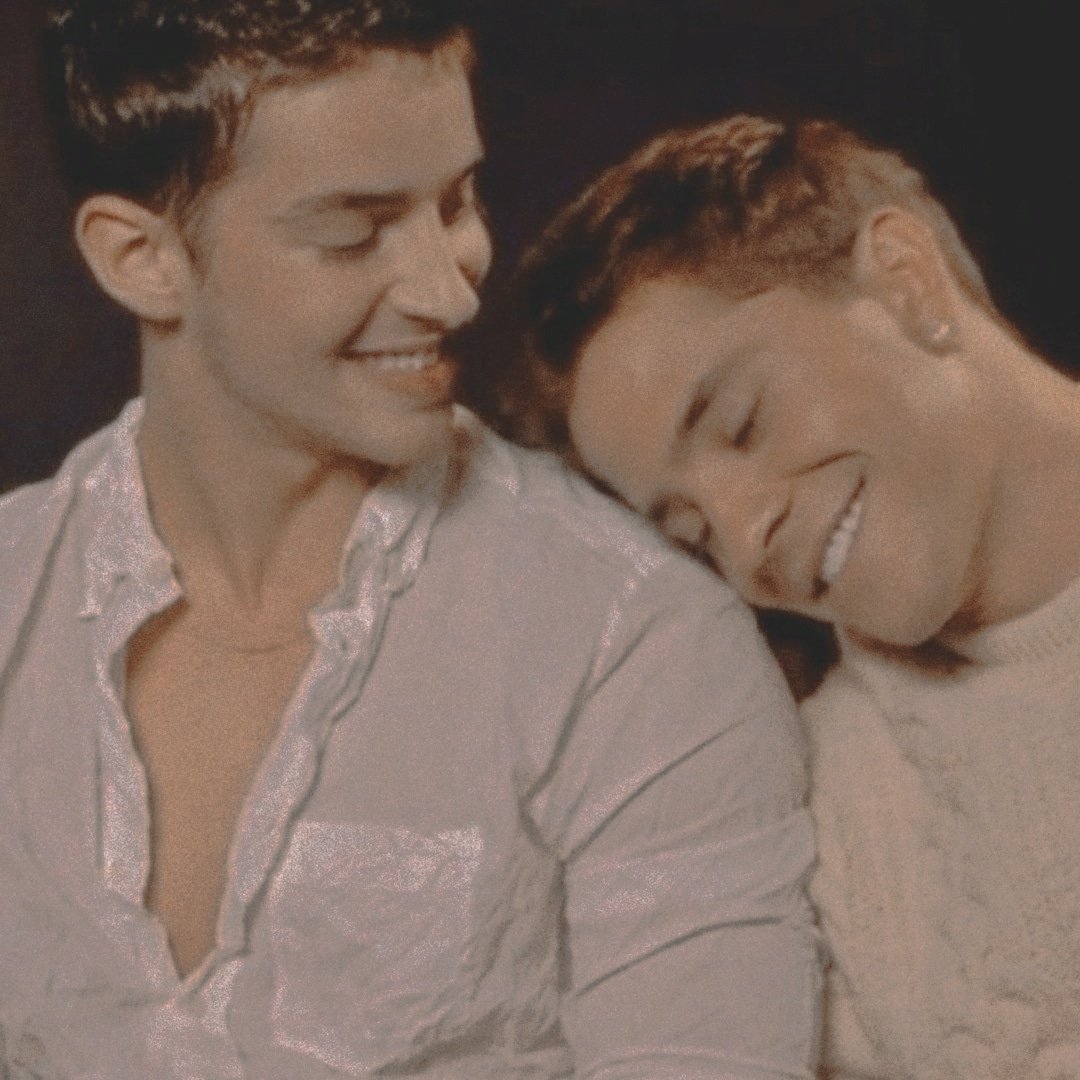 llegvmi's tweet photo. ⠀📷 — “ 𝗂𝗇𝗌𝗍𝖺𝗀𝗋𝖺𝗆 𝗽𝗼𝘀𝘁 

⠀ ⠀        ⠀ “ standing in the light 
⠀ ⠀                 of your 𝘩𝘢𝘭𝘰
⠀ ⠀             i got my angel now.

⠀ ⠀       ⠀    @senzafiat0            ❤️‍🔥 https://t.co/RBwjX0uAu2