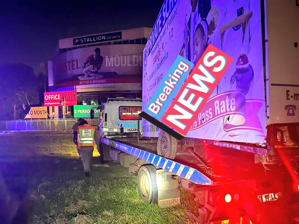JoburgMPD's tweet photo. Enforcement of Outdoor Advertising Bylaws by #JMPD BMU officers.

If a transit advertising sign is used in contravention of By-laws, an authorised official may, without prior notice to the owner, remove &amp; impound such transit advertising sign.

 2x Illegal transit signs impounded https://t.co/WGi0N48C8a