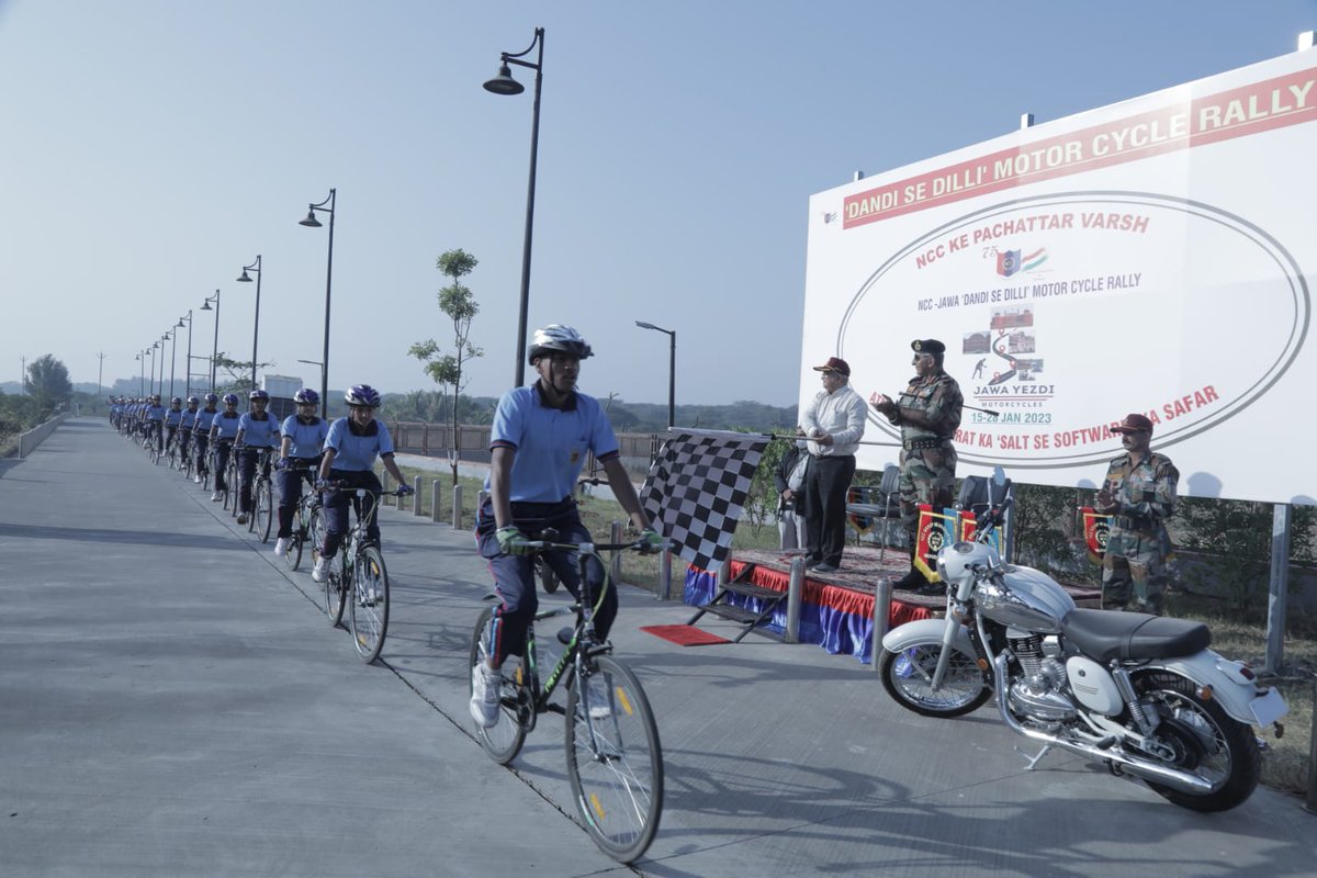 NCC_Dte_Gujarat's tweet photo. Hon Fin Min Guj flagged in Atmanirbhar Bharat ka Safar Swavalamban ki Aur #Sabarmaticyclerally &amp; flagged off Atmanirbhar Bharat ka Salt se Software ka Safar #NCCJawamotorcycleRally. 
@HQ_DG_NCC 
@DefencePRO_Guj 
@PMOIndia
@CMOGuj
@GovernorofGuj
@ashishkjoshi 
@reach_anupam https://t.co/cTCBqtkDtY
