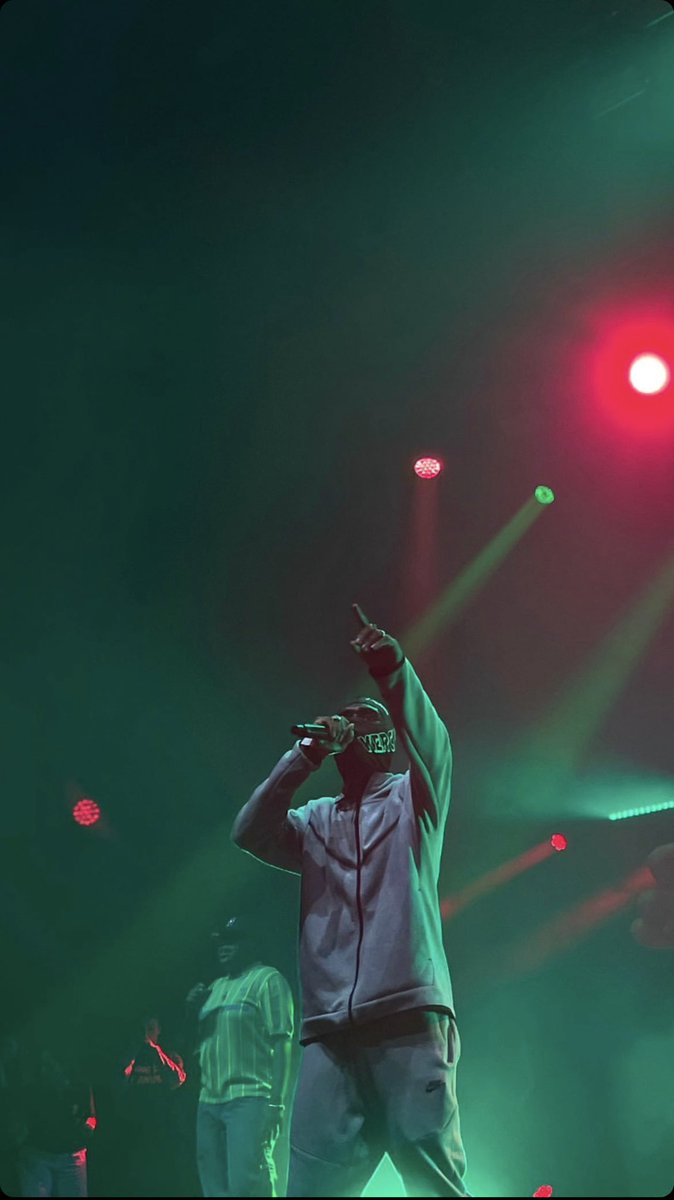 kerchak9b's tweet image. L’Olympia 🤩