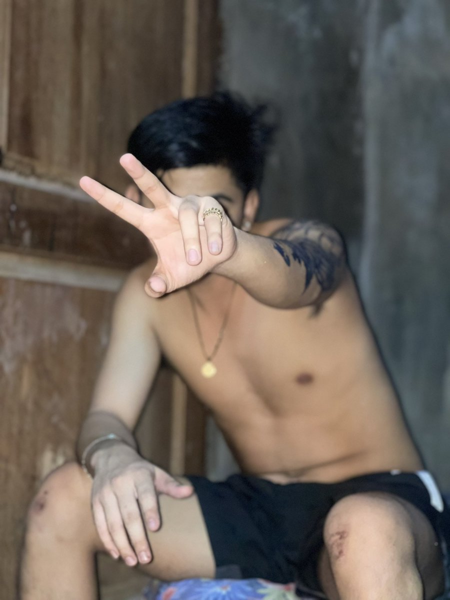 ItsMeKentoyyy's tweet photo. “Gusto nilang gumaling ka pero ayaw nilang mas magaling ka sakanila” https://t.co/cB3RVgLE29