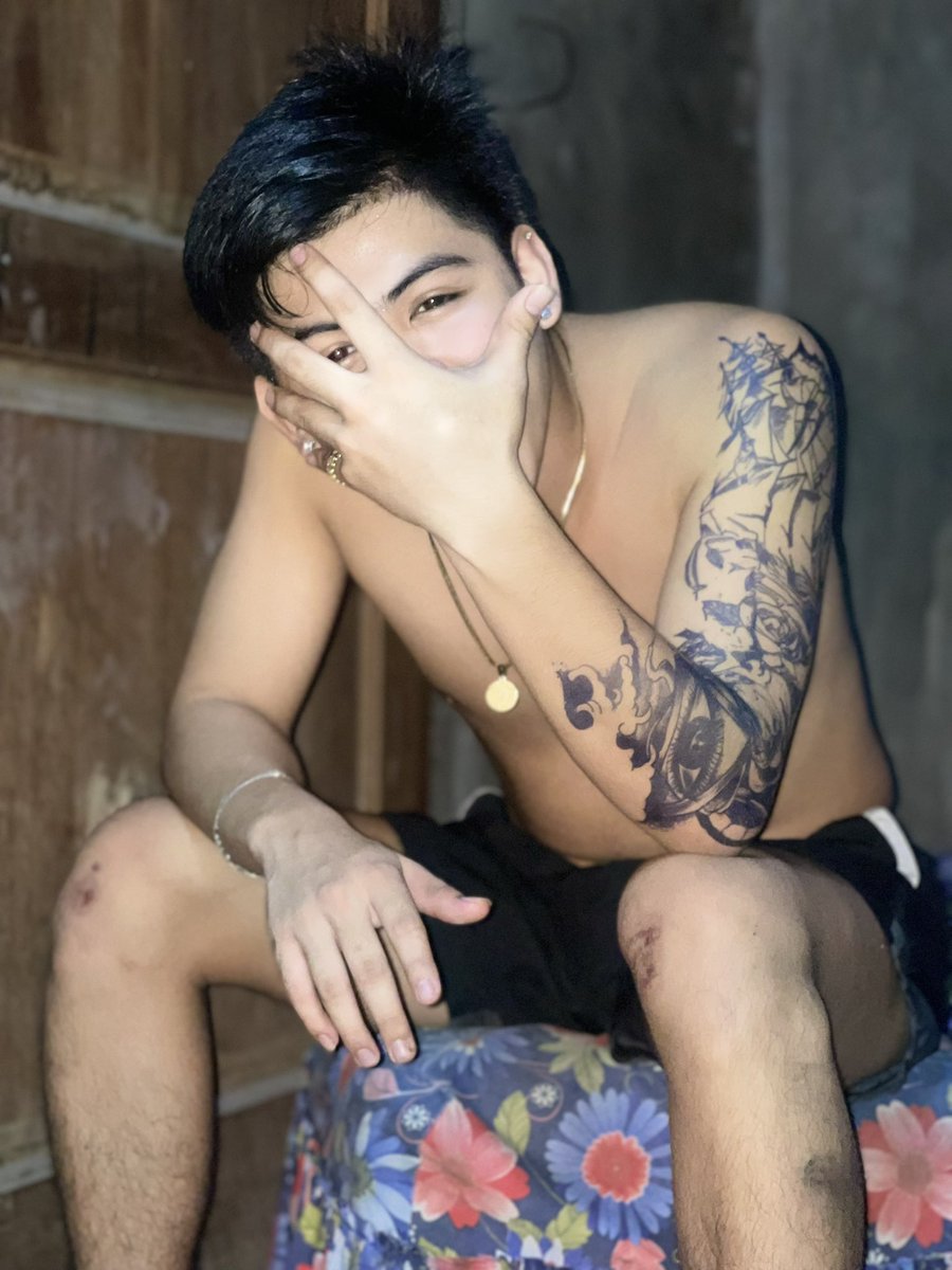 ItsMeKentoyyy's tweet photo. “Gusto nilang gumaling ka pero ayaw nilang mas magaling ka sakanila” https://t.co/cB3RVgLE29