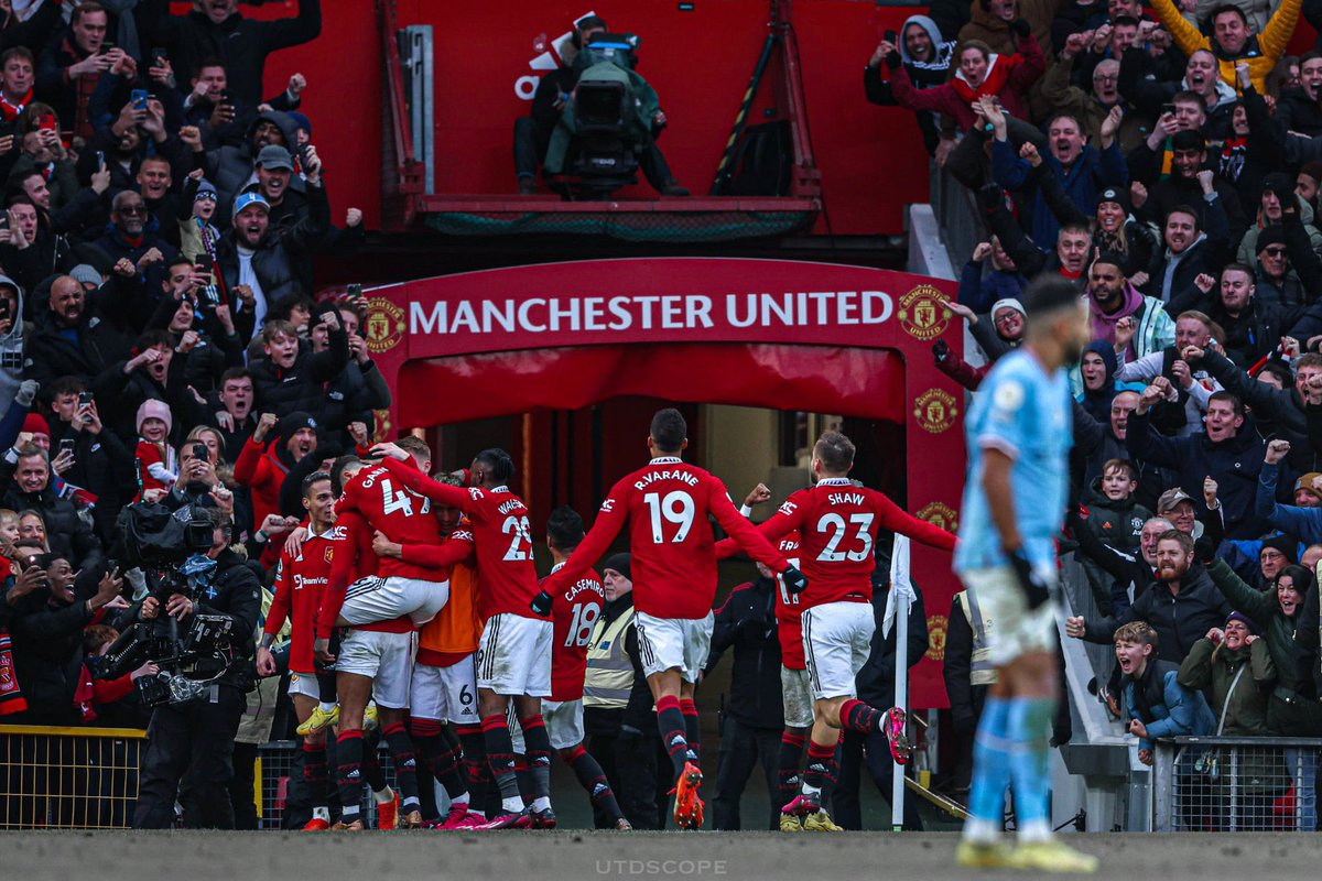 FootballSia0's tweet photo. Manchester United fans believe title chase is on after silencing noisy neighbours. Read: https://t.co/ysRBG5qvyh

#MUFC #MUNMCI #ManchesterCity https://t.co/iaiE6bUsY8