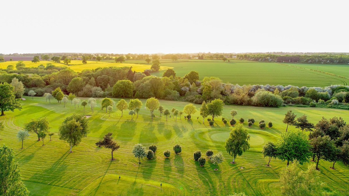DraycoteHotel's tweet photo. No better way to spend a Sunday than on the golf course 👌 https://t.co/SL2J6vQUBb