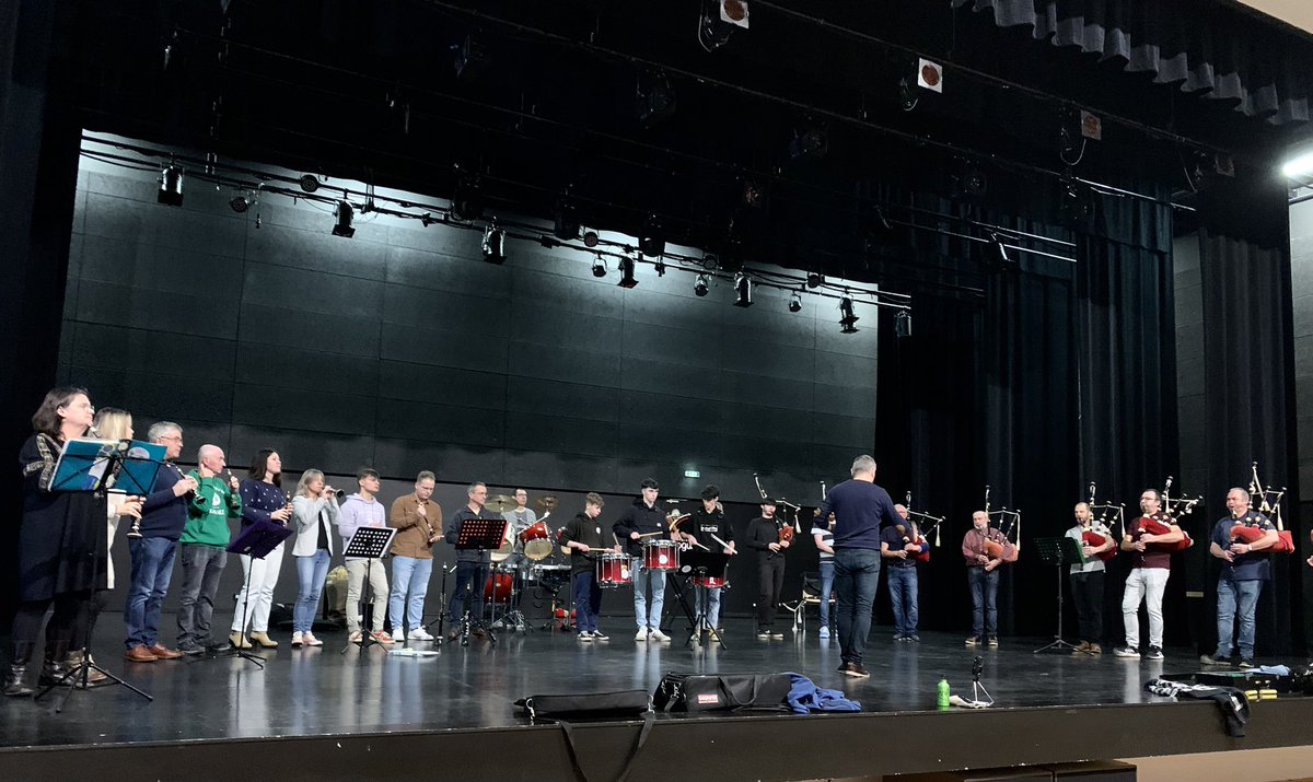 KevrennLocmine's tweet photo. 1ere répétition d’ensemble de la saison 🎶 Le compte à rebours est lancé, rendez-vous le 5 mars à vannes pour la 1ere manche du championnat national des bagadoù 🏆 https://t.co/y8Kf6GO6j6