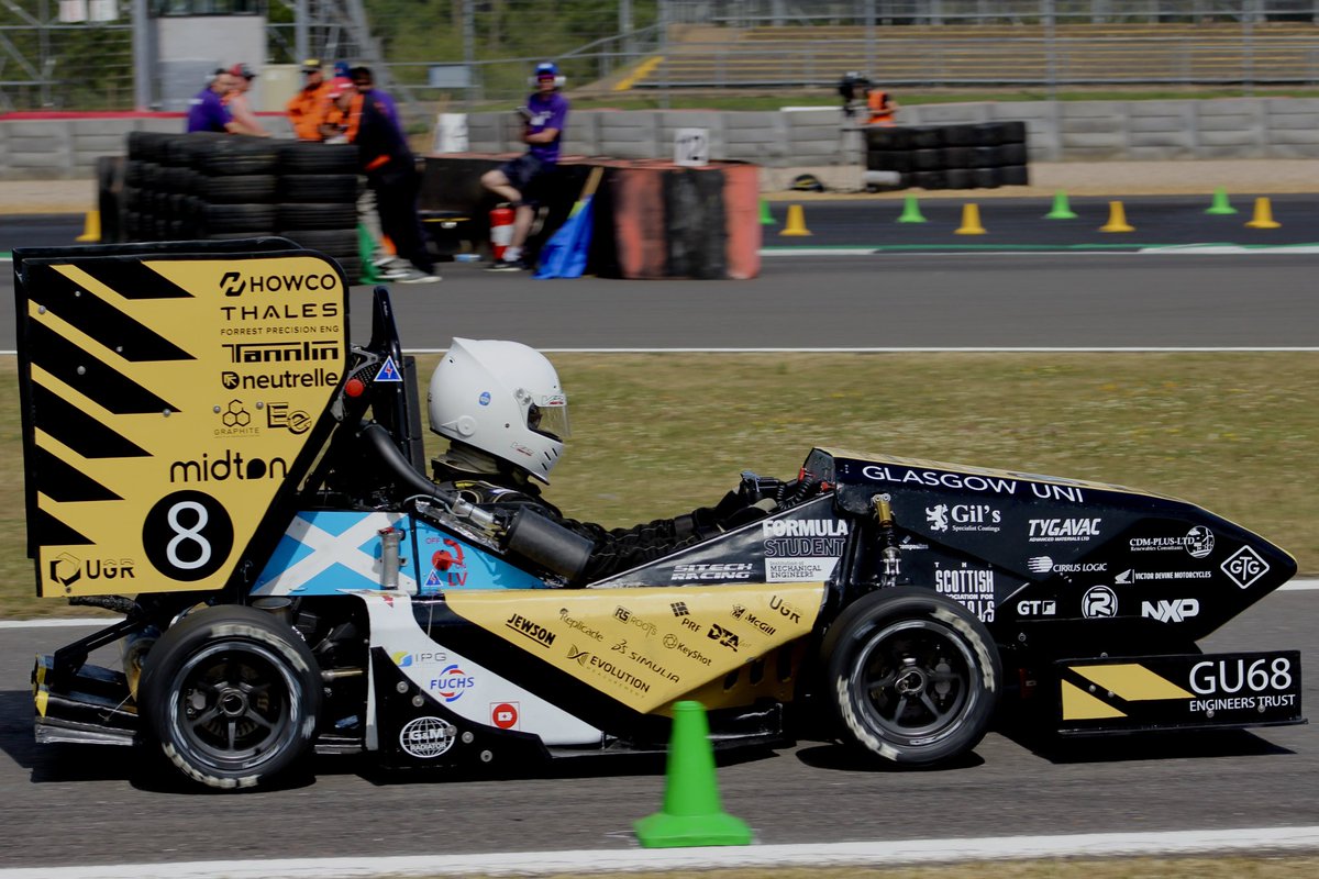 UGRacing_fsae's tweet image. Car appreciation😍👏 

RT and show your car appreciation pic (tag 3 teams) 
@brt_fs 
@Cardiff_Racing 
@SalfordRacing 

#fsae #fsuk #fsuk22 #formulastudent #silverstone #racing #cars #imeche #carappreciation #formula1
