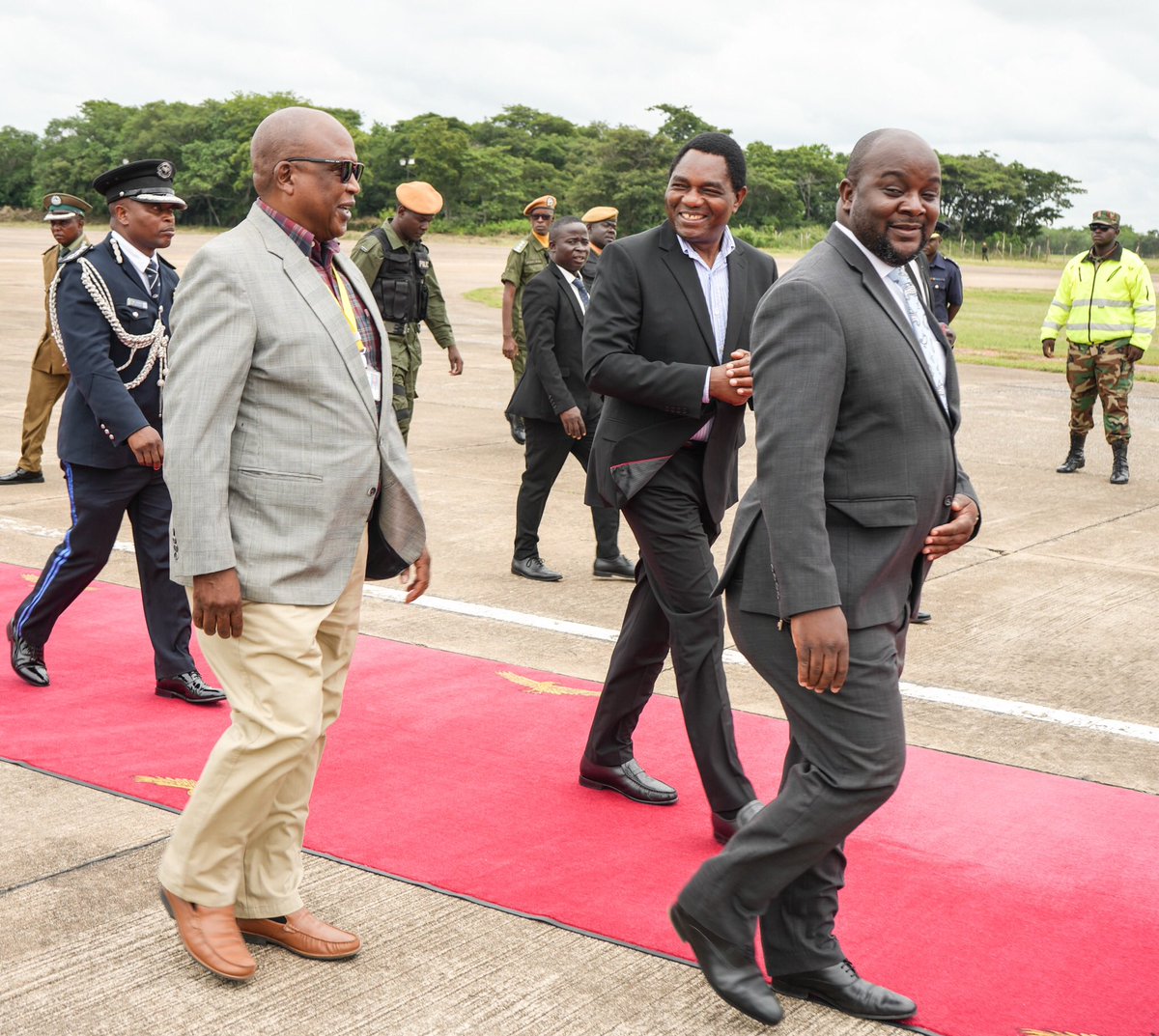 HHichilema's tweet image. At the invitation of H.H Sheikh @MohamedBinZayed, President of the United Arab Emirates, we’ve left for 🇦🇪, to attend the Abu Dhabi Sustainability Week (ADSW). This visit offers an opportunity to unlock new investment in renewable &amp;amp; alternative energy.🇿🇲🇦🇪 #CMO #EconomicDiplomacy