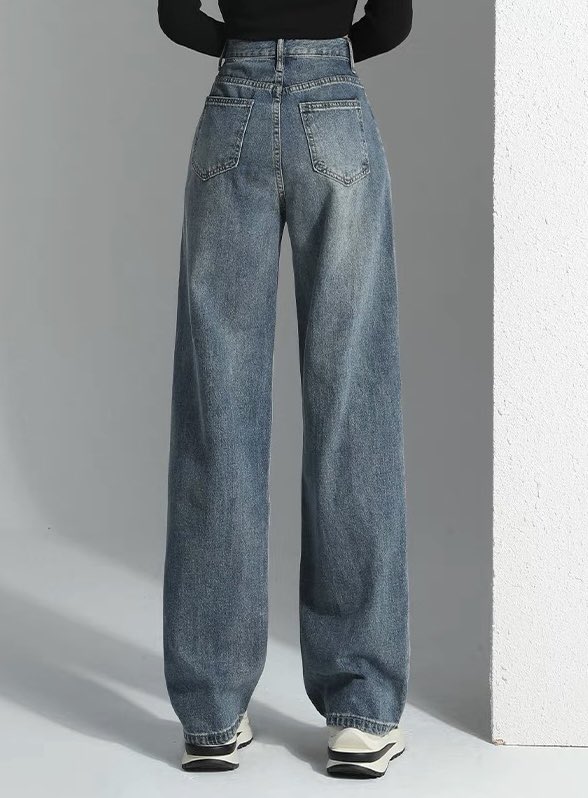 เป็น Denim เอวสูงที่ใส่แล้วทรงสวยแบบสับที่สุดเท่าที่เคยมีมา โกงความสูงแบบโคตรขี้โกง พรางหุ่นได้ดี มีตั้งแต่ xs-2xl แถมมี 3 ความยาวให้เลือก จะใส่สไตล์ WorkWear ก็เท่ไม่เบาหรือจะใส่แบบ Casual Fit ก็ทำได้ แล้วคือตอนนี้โปรลดจาก 590฿ เหลือ 310฿ อีก;-;