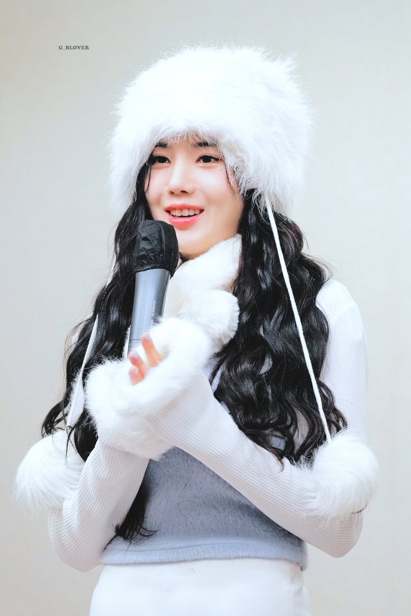 OneYoung_0831's tweet photo. 221203 권은비 디마뮤 팬싸

#권은비    #은비 #KWONEUNBI    #EUNBI #クォンウンビ #ウンビ https://t.co/NnTt92nl08