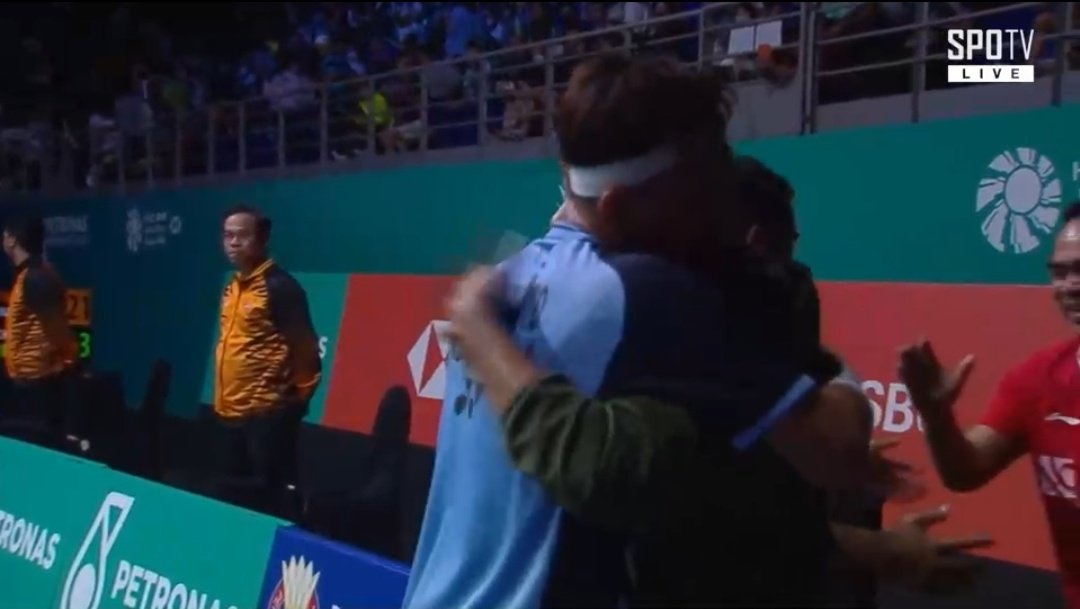 bhulukhuduktv's tweet photo. Alhamdulillah Fajar/Rian Juara 

Congratulations FajRi

@rianardianto_10 
@FajarAlviaan 

#MalaysiaOpen2023 
#MalaysiaOpenSuper1000 
#BhulukhudukTV https://t.co/8jFjDl0Zgv