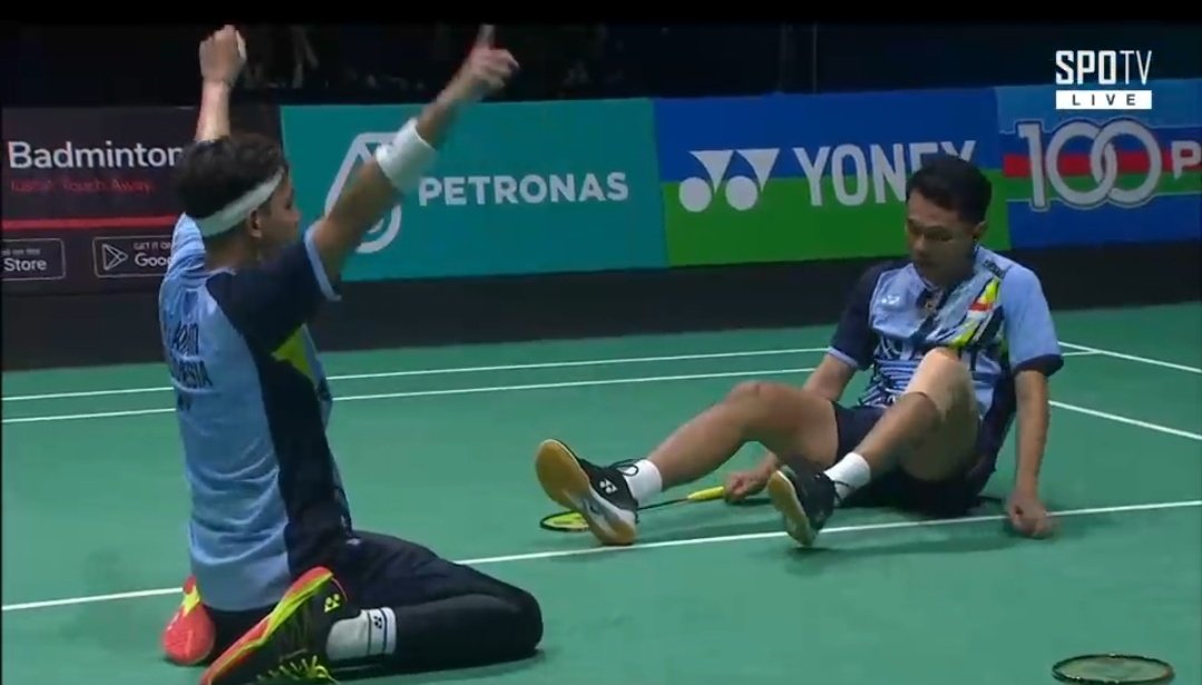 bhulukhuduktv's tweet photo. Alhamdulillah Fajar/Rian Juara 

Congratulations FajRi

@rianardianto_10 
@FajarAlviaan 

#MalaysiaOpen2023 
#MalaysiaOpenSuper1000 
#BhulukhudukTV https://t.co/8jFjDl0Zgv