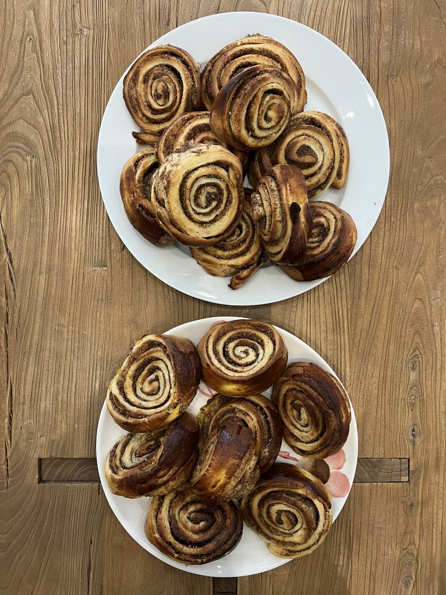 Jos sunnuntaina ei tuoksu pulla keittiössä, niin on huono aviomies. ♥️ #pulla