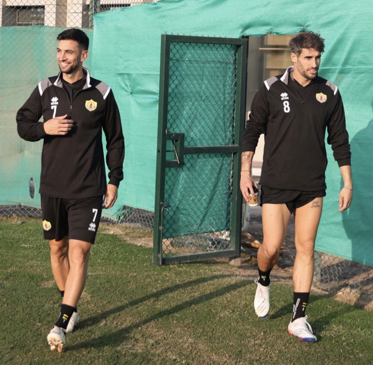 Javier Pastore (@javi_pastore) on Twitter photo De vuelta al campo con <a href="/Javi8martinez/">Javi Martínez</a> ⚽️🌅 
<a href="/QatarSportClub/">Qatar SC | نادي قطر الرياضي</a> De vuelta al campo con <a href="/Javi8martinez/">Javi Martínez</a> ⚽️🌅 
<a href="/QatarSportClub/">Qatar SC | نادي قطر الرياضي</a>