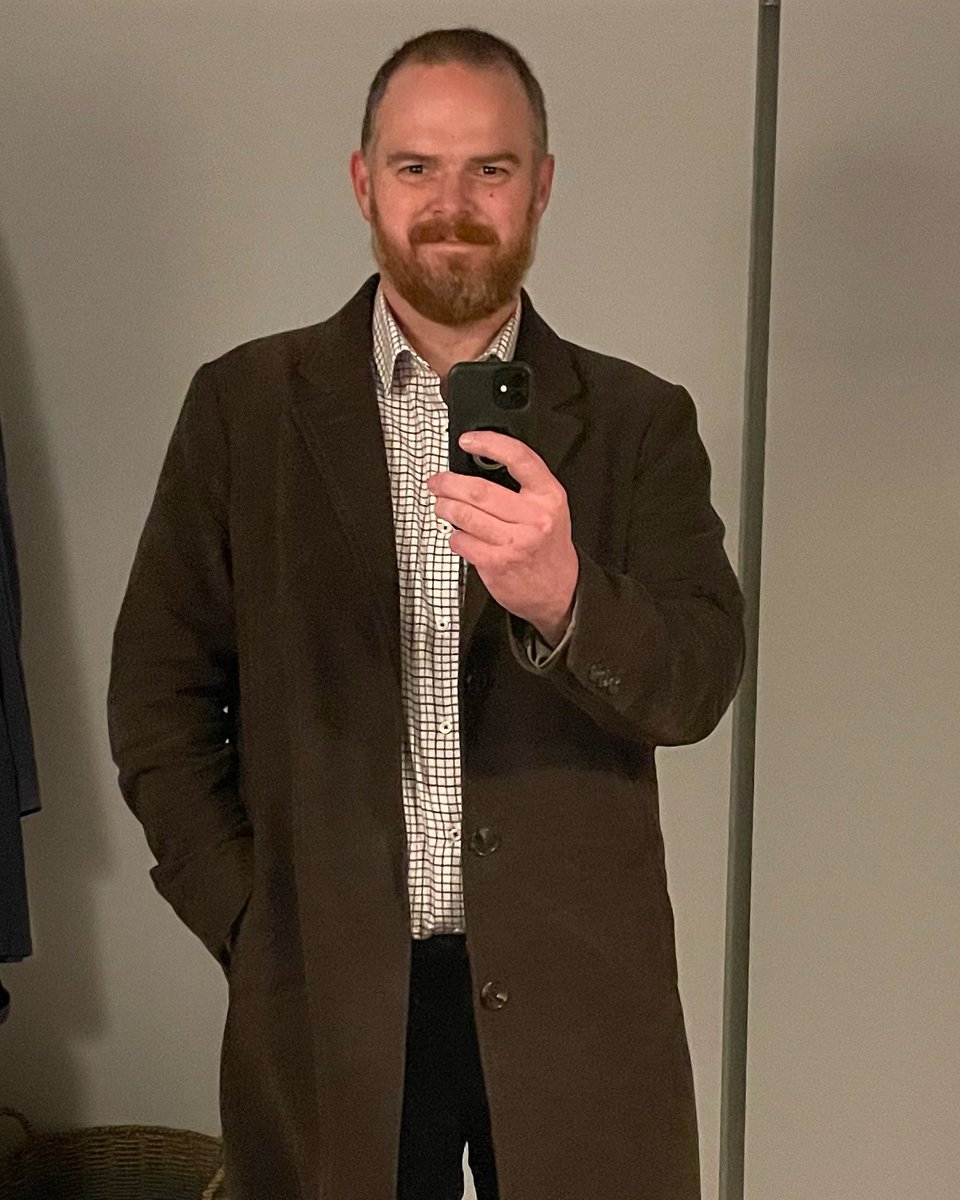 AoMuMu's tweet photo. Before/During… Not done yet. One of my gorgeous daughters found a photo of me from Xmas 2021. Very rare as I hated myself for doing that to me. Today is 10 weeks since I decided to own my situation and change. 10 weeks to undo that, the damage took 8 years. #GetYourHeadStraight https://t.co/U2rs3ZUC22