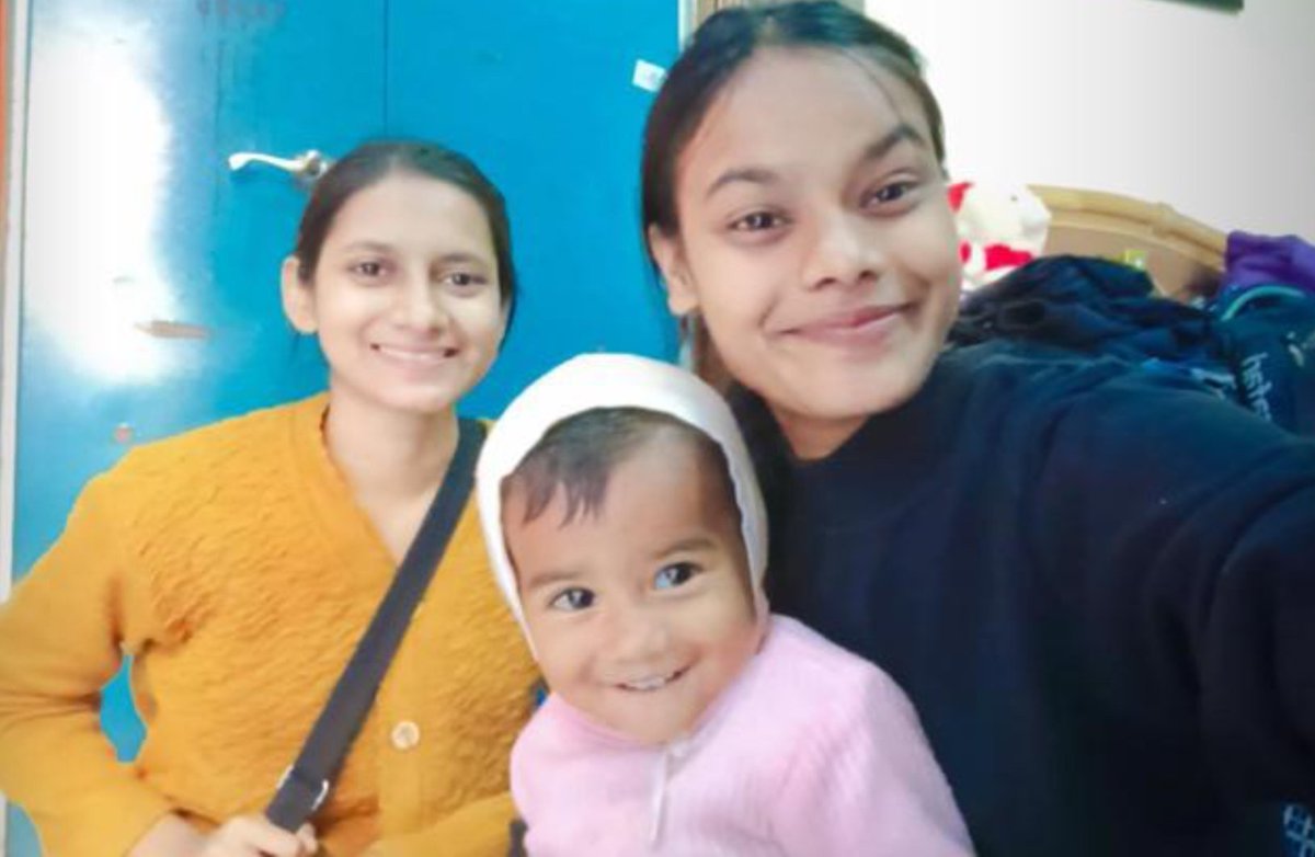 pk_sha17's tweet photo. New family members are taking selfie at home town on her Birthday.
#ChikkiBirthday #Brithday #Praygraj
#SaveWater
#GoGreen
#BeHappy https://t.co/rDsRL6F92X