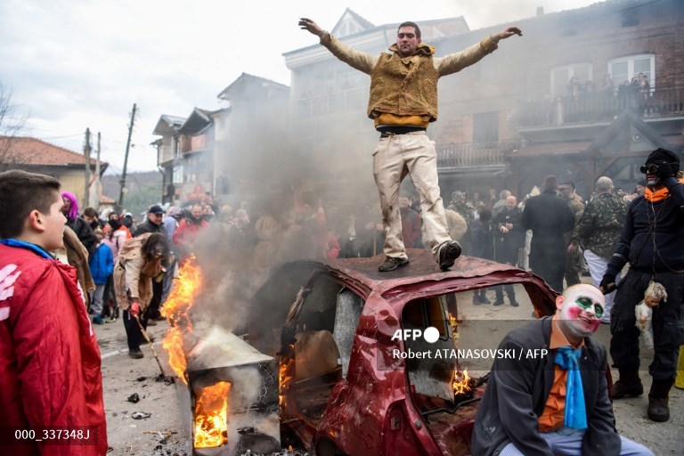 #Macedonian - Carnival marking the Orthodox Saint Vasilij Day.
📷  <a href="/RAtanasovski/">Robert Atanasovski</a> #AFP