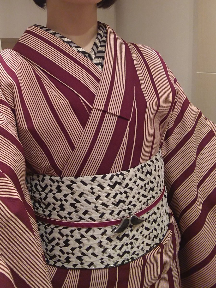 notokoto's tweet photo. 今年初の日舞のお稽古へ。やっと最後のパートの振りが頭に入った!なかなか覚えられなくて焦ったけど、長い曲の最後で覚えるのに苦労するのは先生でもあるあるだそう。本番まで細部のブラッシュアップと衣装に慣れるお稽古頑張ろう。
きもの→#うさぎ小町
帯→#ricostyle
半衿→#Tsubakian https://t.co/FKiQOZKRpY