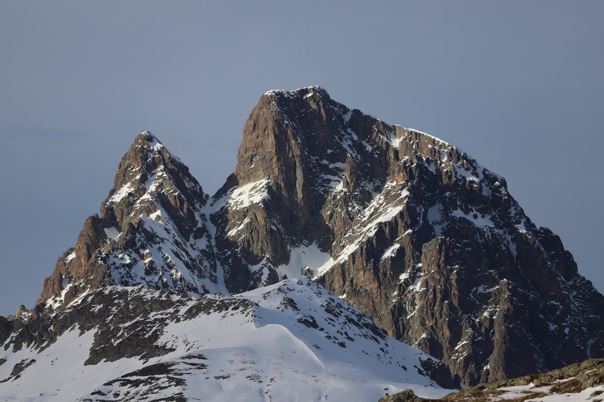 jrambaud's tweet photo. Midi d’Ossau ayer y hoy #nieve #meteo @pic_ossau #Pirineos #Pyrinees #weather https://t.co/FMA6Od1Wmg