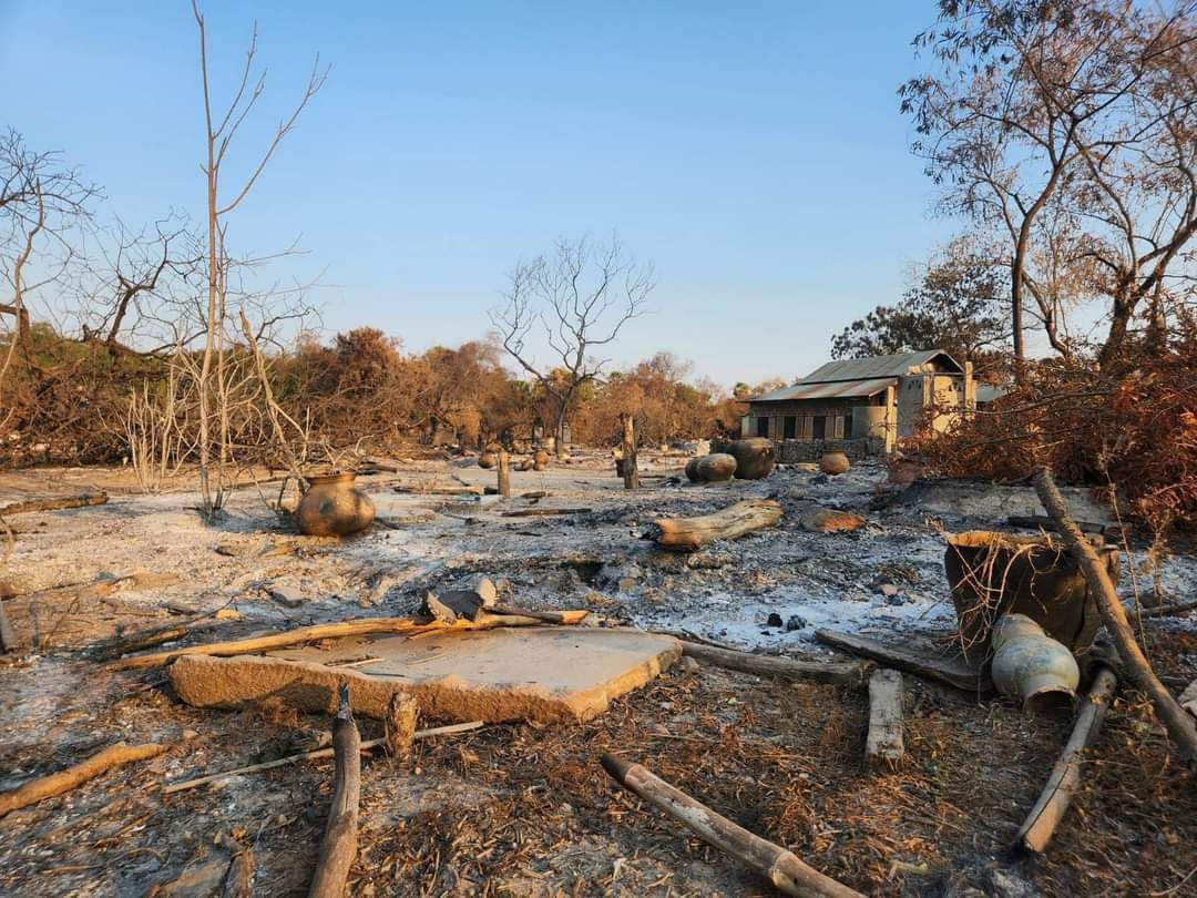 YanAungNoe1's tweet photo. According to Data for Myanmar, Myanmar military troops have already burnt down nearly 50,000 residential properties around the country, and over 36,00 out of them were only from Sagaing division. #2023Jan15Coup #OpposeAntiShamElection #WhatsHappeningInMyanmar https://t.co/4ImYjJkjVI