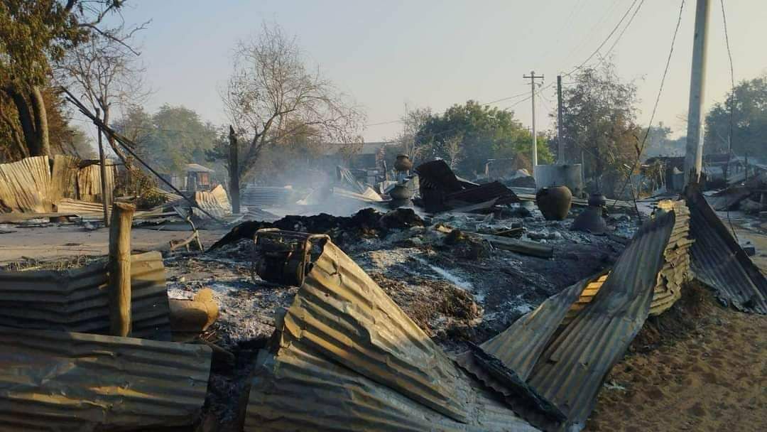 YanAungNoe1's tweet photo. According to Data for Myanmar, Myanmar military troops have already burnt down nearly 50,000 residential properties around the country, and over 36,00 out of them were only from Sagaing division. #2023Jan15Coup #OpposeAntiShamElection #WhatsHappeningInMyanmar https://t.co/4ImYjJkjVI