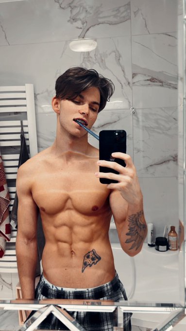 Morning☀️ https://t.co/qiLWYQ7XDP