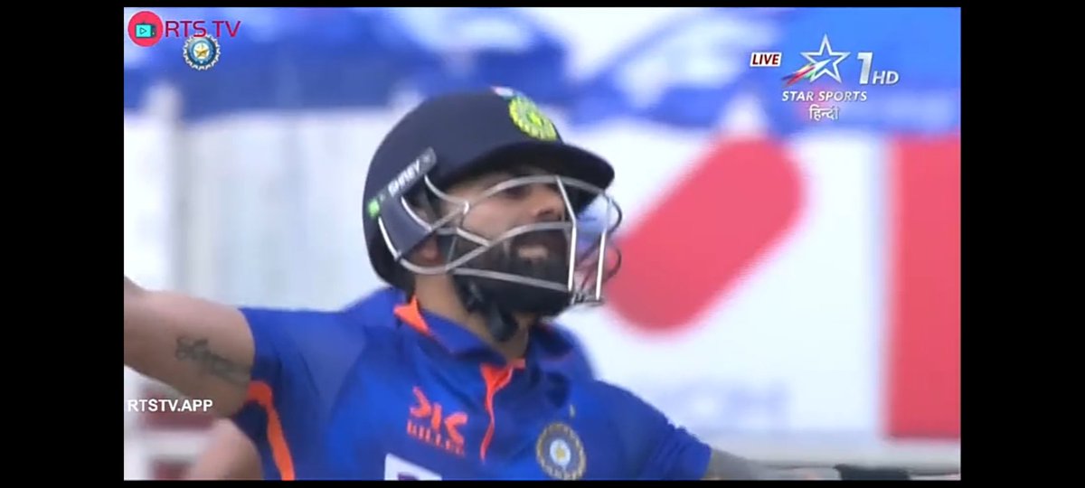 Nidhhililly's tweet photo. 2023 Back to back centuries by the King Kohli 🎉💯 https://t.co/Xs9397A9mp