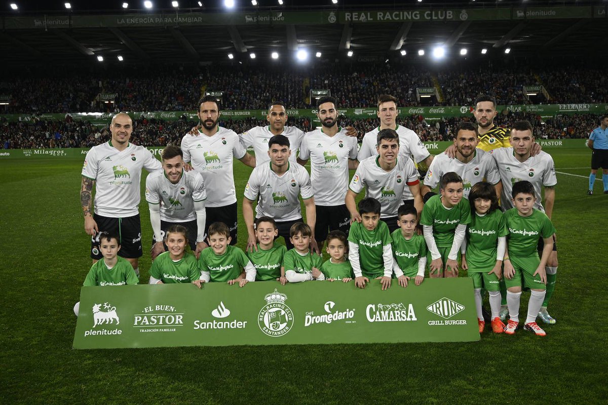 ¡Espectacular ambiente ayer vivido en El Sardinero.... y con tres puntos sabe mejor! 👏🏽💪🏽
<a href="/realracingclub/">Real Racing Club</a>